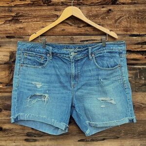 AMERICAN EAGLE | Distressed Light Blue Jean Shorts 18
